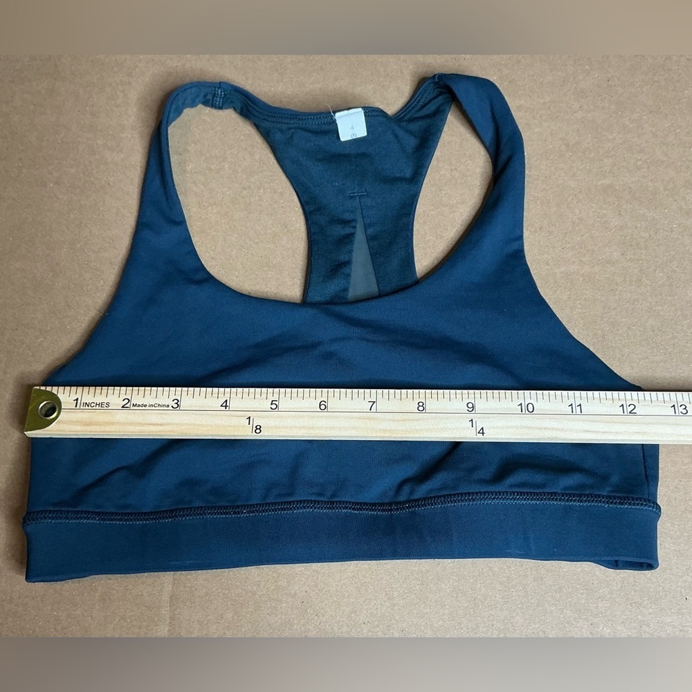 Lululemon Athletica invigorate bra Hong Kong sar green size 4 - Picture 6 of 8